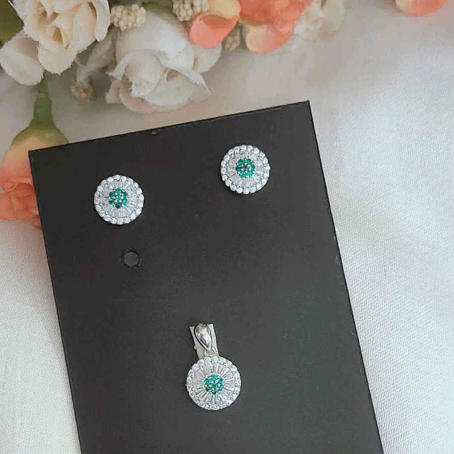 Green Onyx Silver Pendant Set 